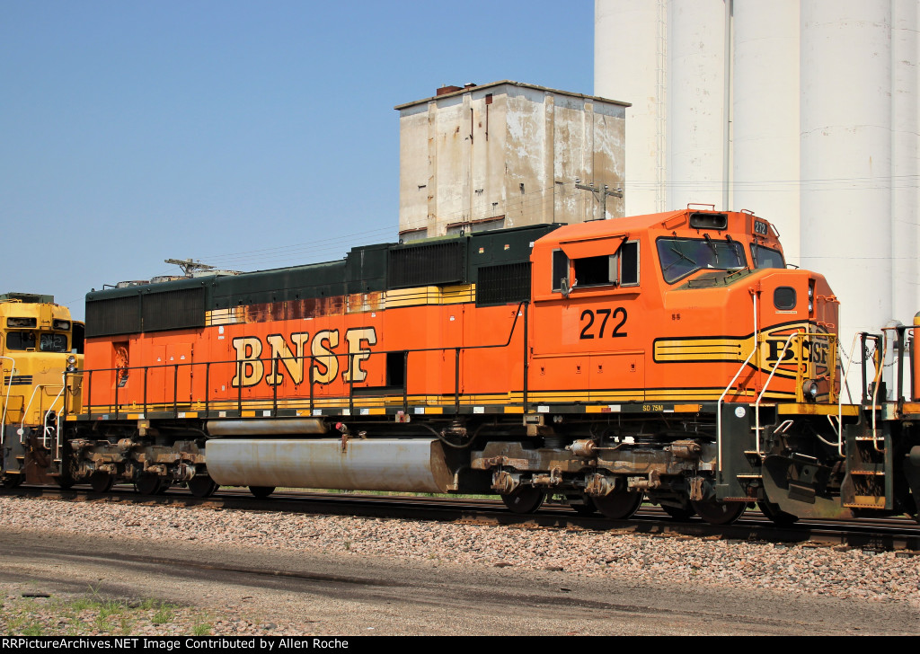 BNSF 272